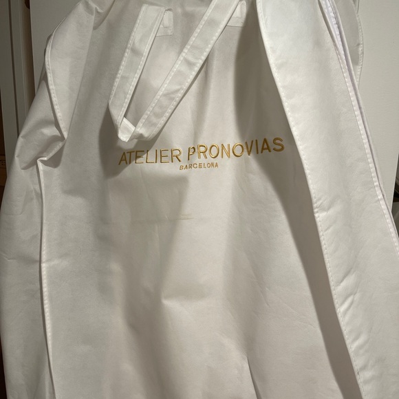 Beautiful dress in perfect condition - Picture 4 of 7